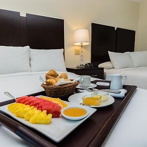 2 Full Beds 2 Ambient Room